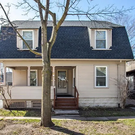 Spacious Home With In-Unit Laundry, Parking, 1Gb Wifi, & Patio Deck Rochester Exterior photo