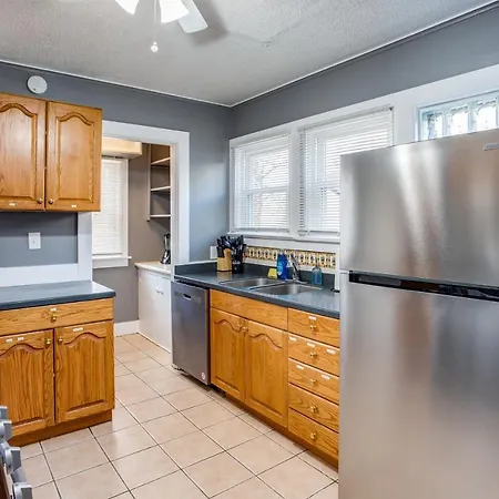 Spacious Home With In-Unit Laundry, Parking, 1Gb Wifi, & Patio Deck Rochester Exterior photo
